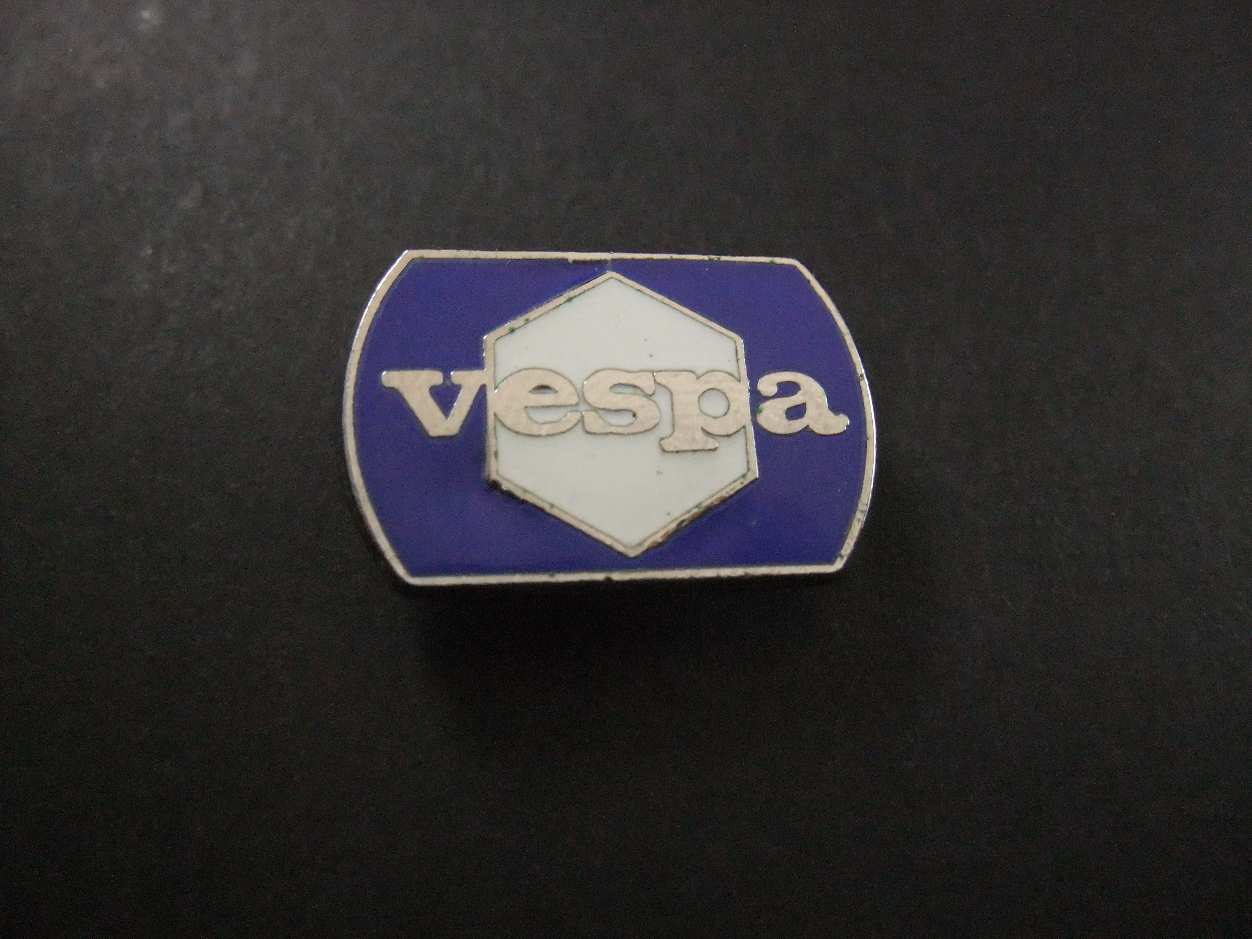 Vespa scooter logo emaille uitvoering
